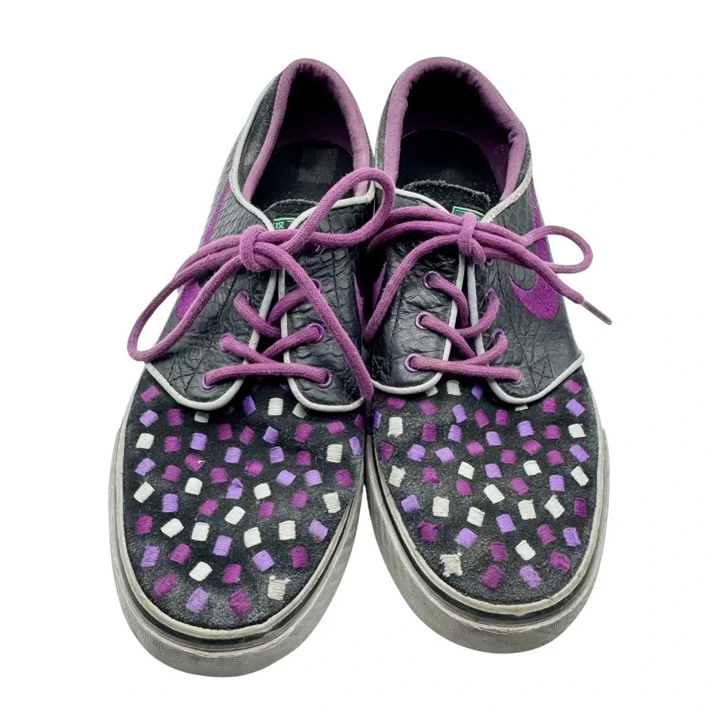 nike zoom stefan janoski premium size 4 Girls Youth Purple Black Embroidered